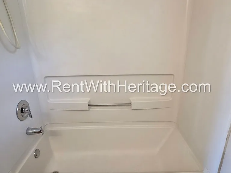 6535 Manor Creek Dr — Photo 26