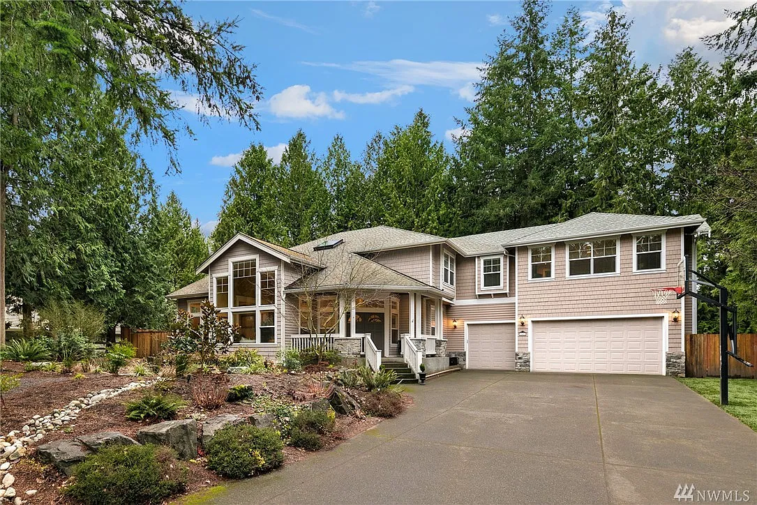 245 223rd Pl NE photo 1