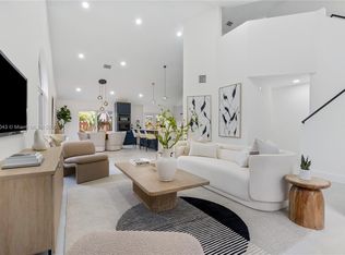 10204 Caracas St, Hollywood, FL 33026