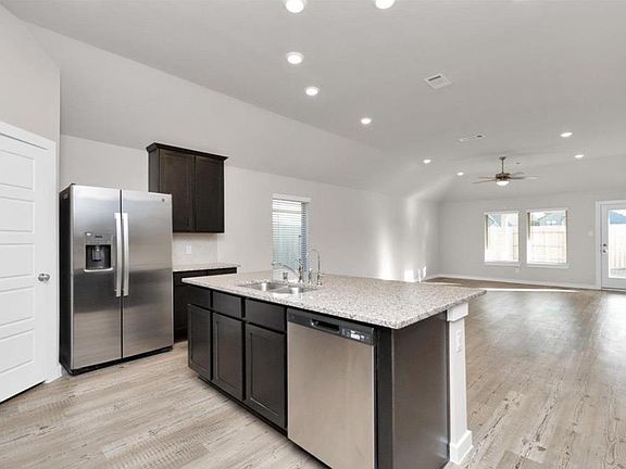 4th image of 2627 Border Cove Cir