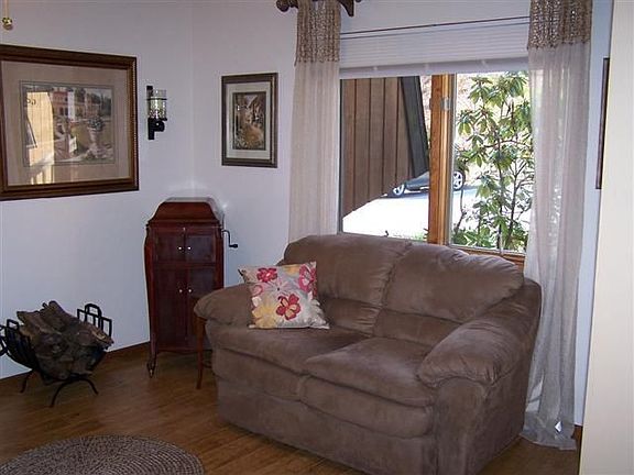 Sitting area off living room