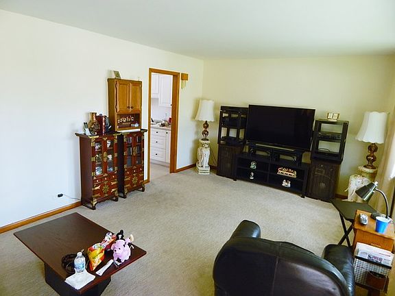 2nd image of 7519 N Neva Ave
