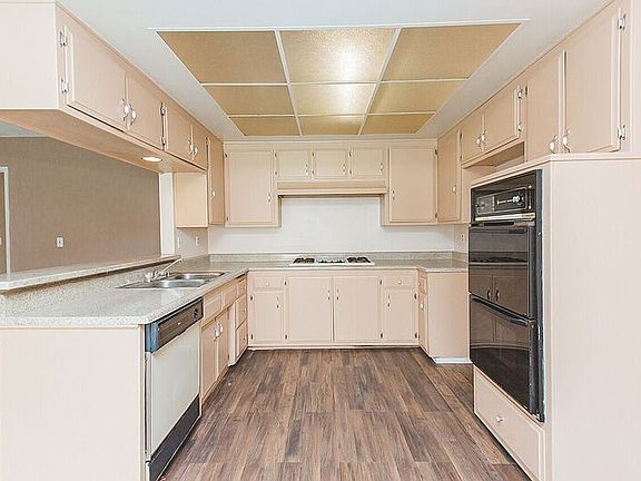 4th image of 16959 Shadymeadow Dr