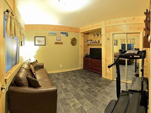 2nd image of 3440 Reeburgh Dr