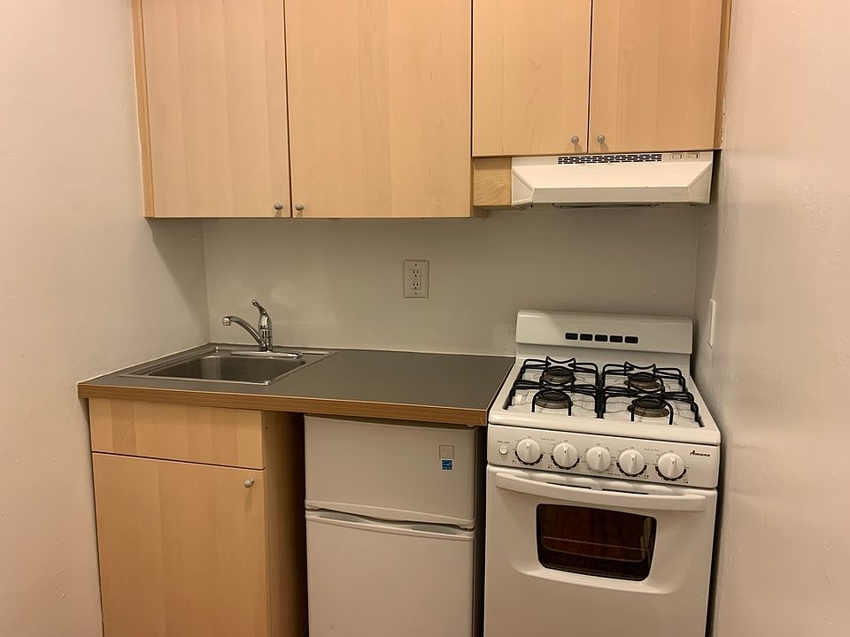 2nd image of 345 E 78th St APT 1D