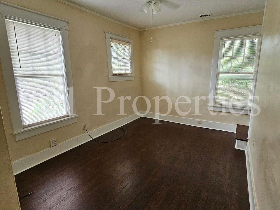 1st image of 212 N Willett St APT 3