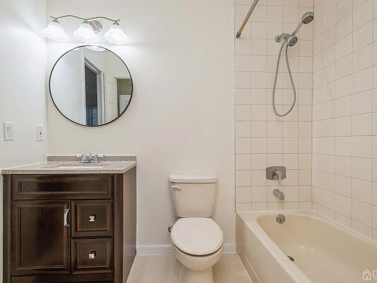 101 Quince Ct — Photo 16