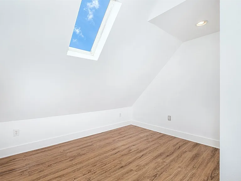 35-37 Calhoun Ave #3 — Photo 9
