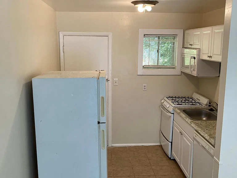 765 Saint Charles Ave NE #3 — Photo 5