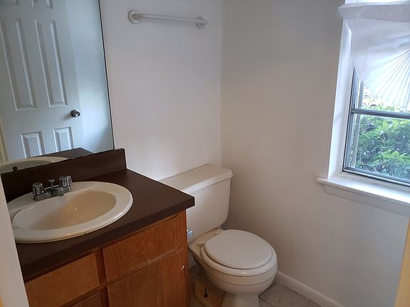 5th image of 12084 Mendel Dr