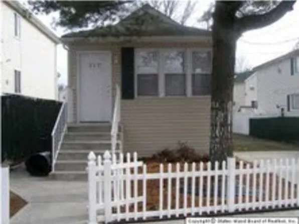 253 Lockman Ave, Staten Island, NY 10303