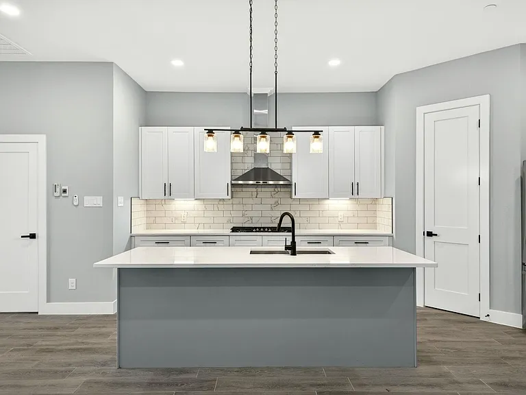 4517 Larch Ln — Photo 11