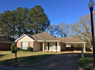 451 River Oaks Dr, Wetumpka, AL 36092