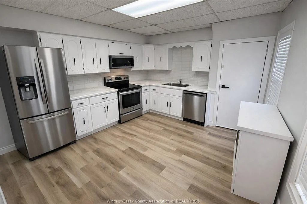 3 bed, $1,895 — Photo 3