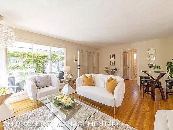 3rd image of 2034 Addison Ave
