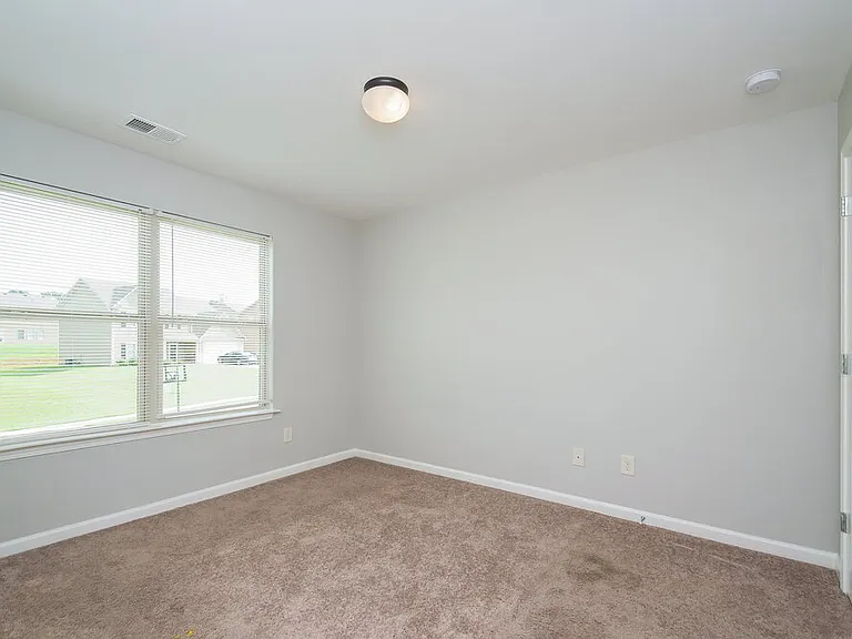 73 Hamil Ct NW — Photo 2