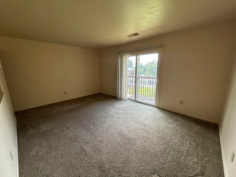 924 Mountain View Rd #3 — Photo 3