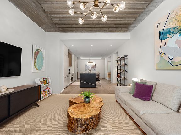 4th image of 12 Warren St #2