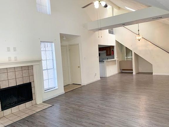 3rd image of 3651 Villa Glen Dr