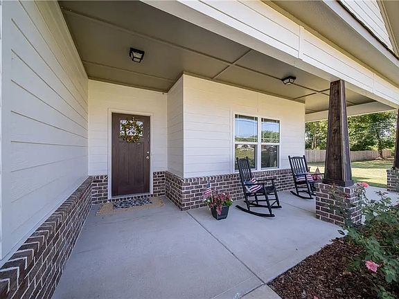 2nd image of 17 Eagle Nest Dr