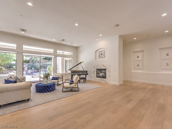 5th image of 33 Anthem Creek Cir