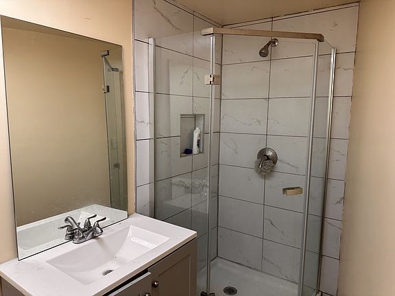 4th image of 9445 Reading Rd #2
