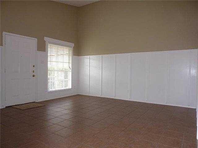 2nd image of 2010 Leeann Dr