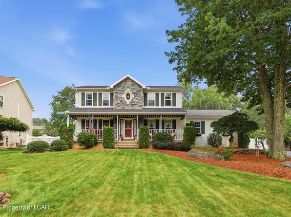 158 Saint Angela Dr, Hazleton, PA 18202