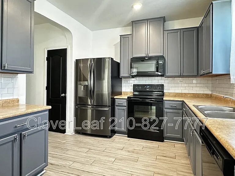 2606 Bluff Xing — Photo 10