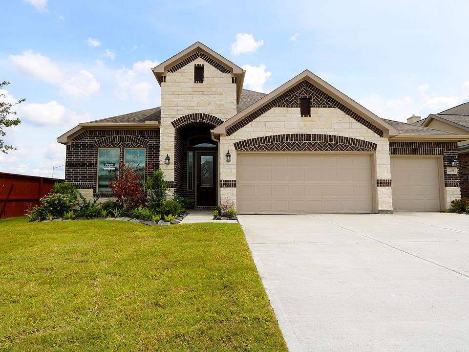 22396 Misty Woods Lane Exterior 2