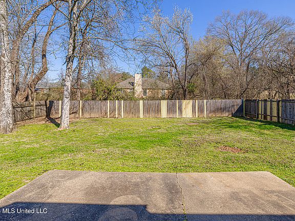 5th image of 2123 Old Vicksburg Rd