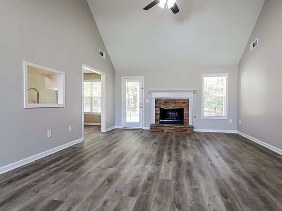 3rd image of 663 Stonecrest Dr