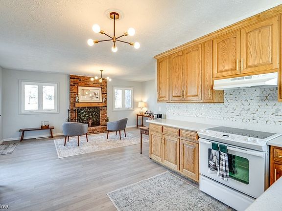 4th image of 777 Parkview Dr