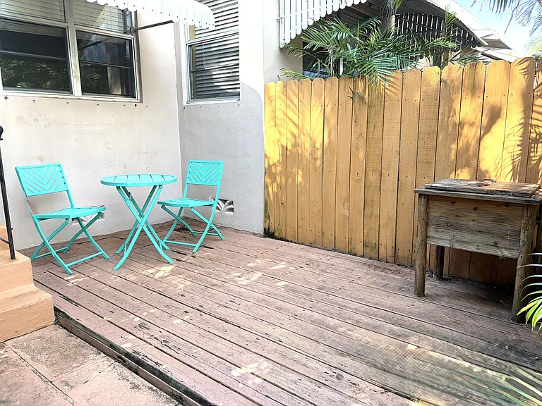 231 S Palmway #4 — Photo 9