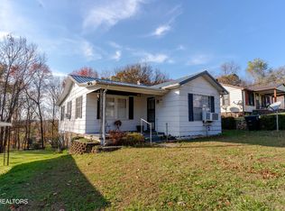 1608 Adams St, Athens, TN 37303