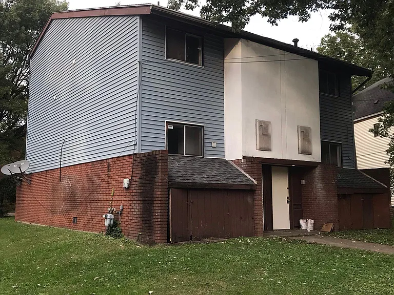 406 Rebecca Ave — Photo 8