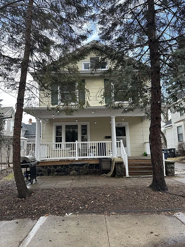 5 bed, 2.0 bath, 1494 sqft, $6,200 — Photo 1