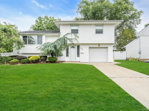 34 Julliard Drive, Plainview, NY 11803