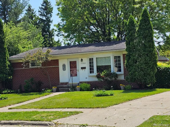 22883 Brookside Ct, Dearborn Heights, MI 48125