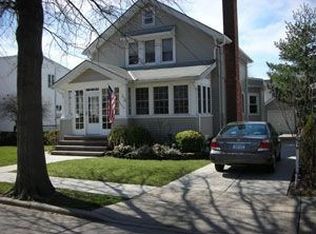45 Lloyd Ave, Lynbrook, NY 11563