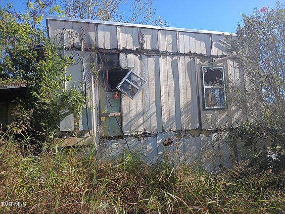 2nd image of 1666 Broadway Dr