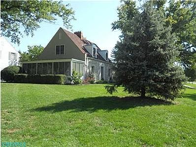 2nd image of 2250 Arlington Ave