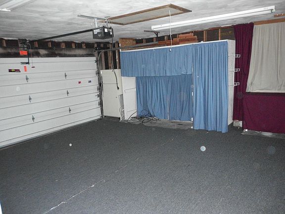 5th image of 1276 Gladiola Cres