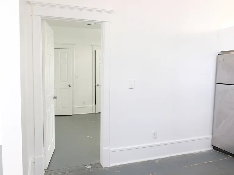 608 Oxford St #E — Photo 7