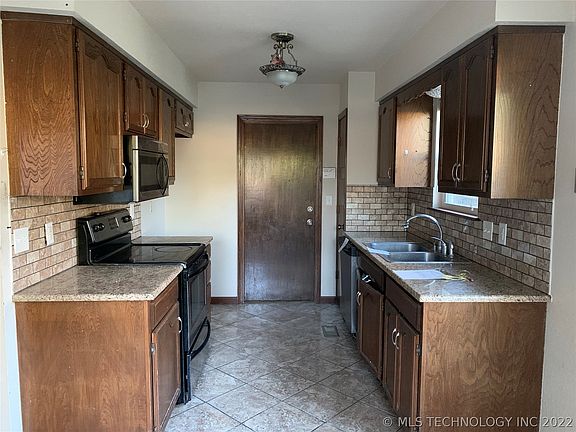 5th image of 245 S 181st East Ave