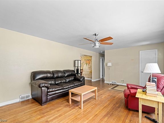 4th image of 3345 Glen Oaks Dr