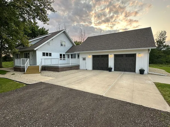 3306 11th St NE, Austin, MN 55912