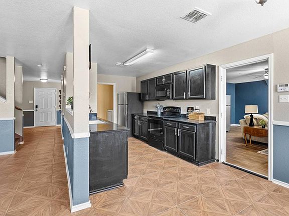 3rd image of 1027 Graystone Dr #18106227