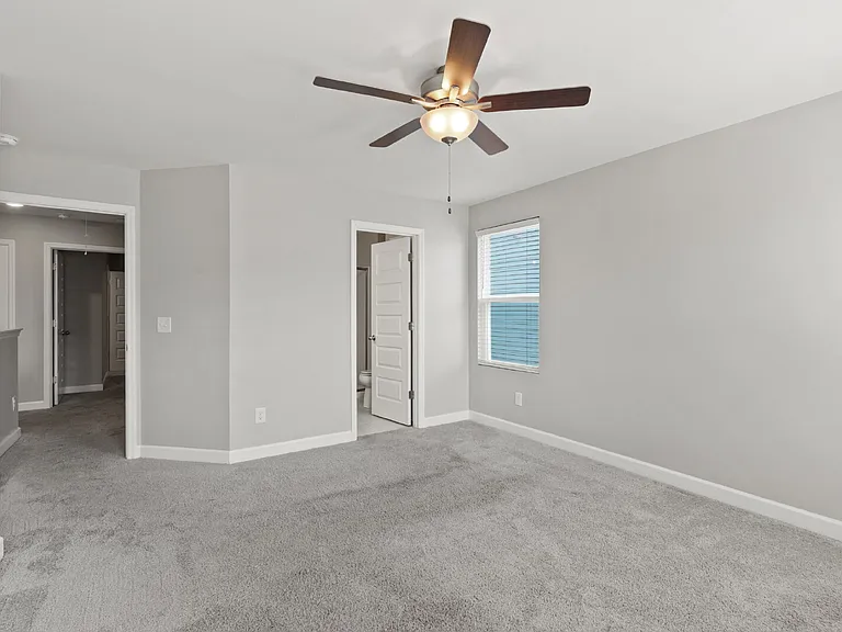 242 Mansfield Dr — Photo 20