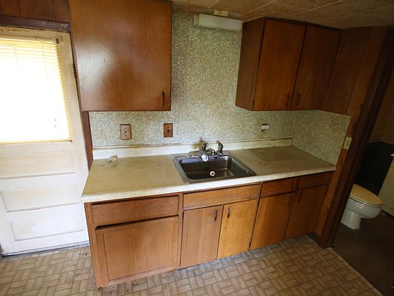 4th image of 10904 Cora Dr